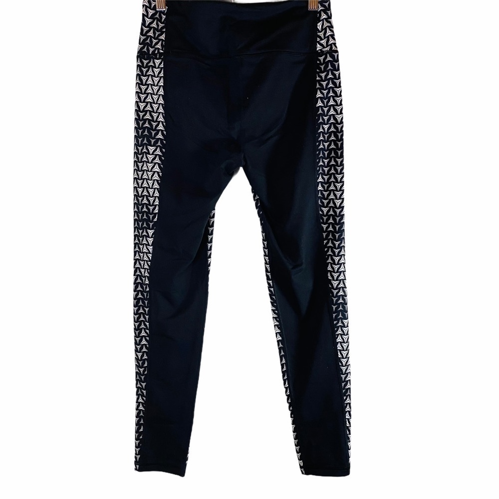 Victoria's Secret VSX Knockout Legging Size: M - Picture 2 of 4